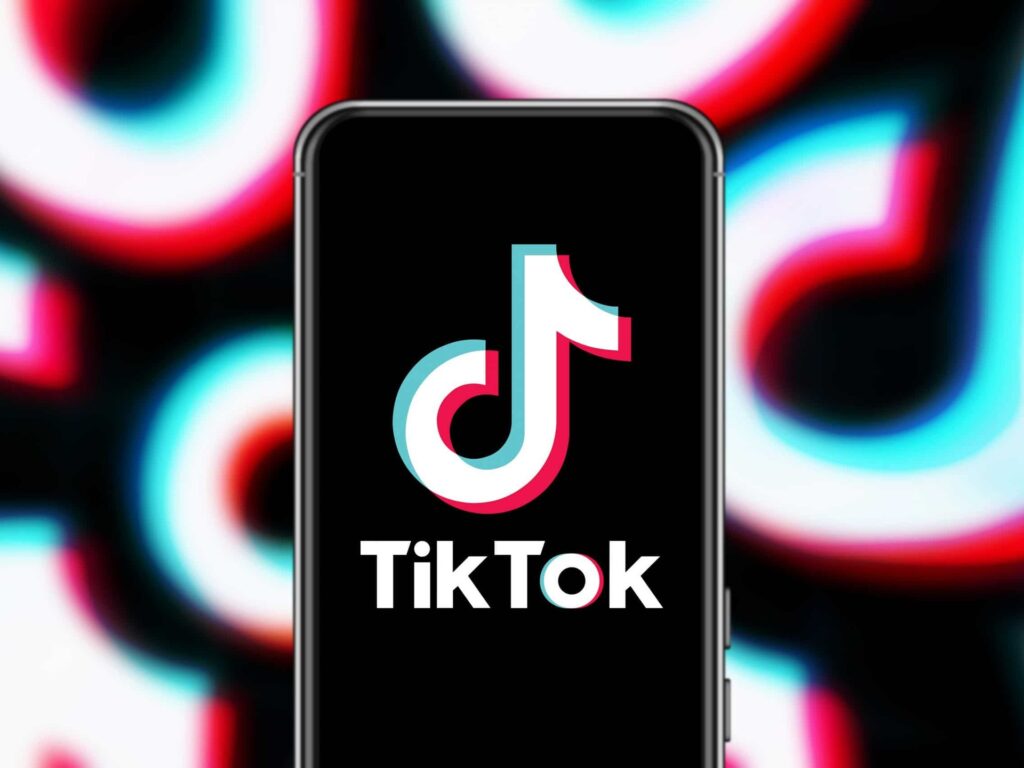 TikTok: sua empresa deve apostar na rede social do momento?